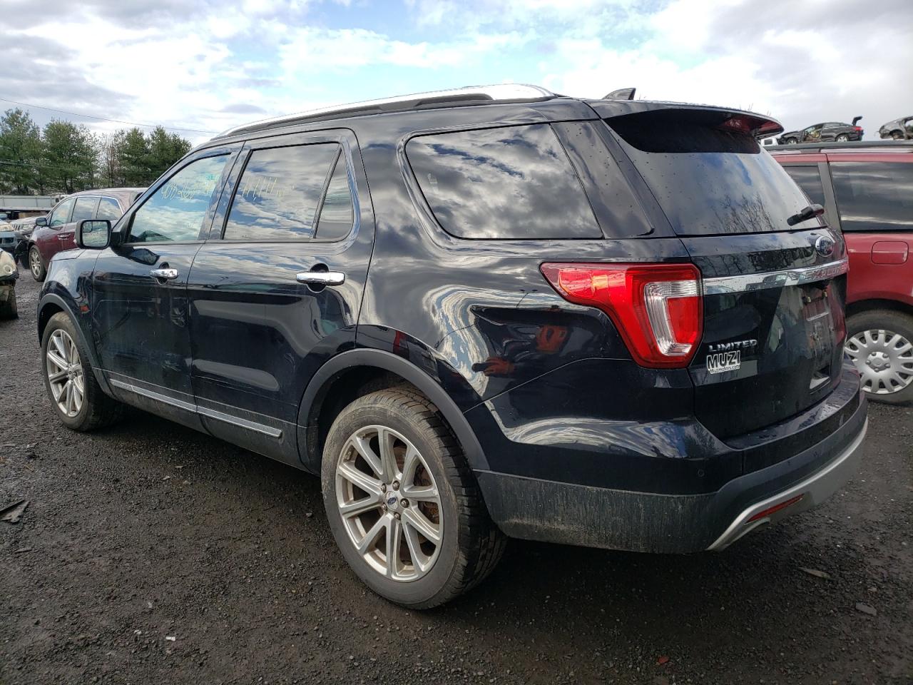 Photo 3 from auction – 2016 FORD EXPLORER L with VIN 1FM5K8F82GGC90119
