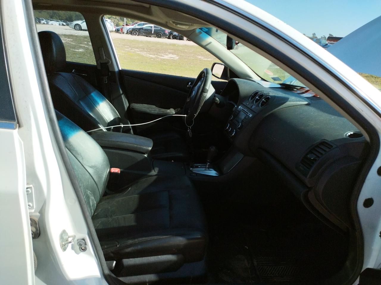 Photo 5 from auction – 2011 NISSAN ALTIMA SR with VIN 1N4BL2AP1BN513552