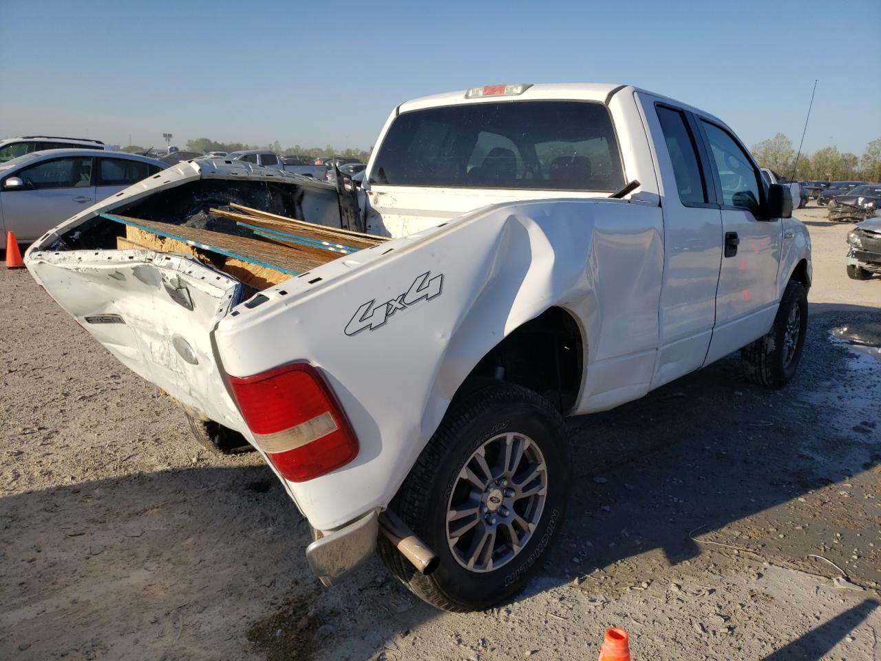 Photo 4 from auction – 2006 FORD F150 with VIN 1FTPX14536KD28886