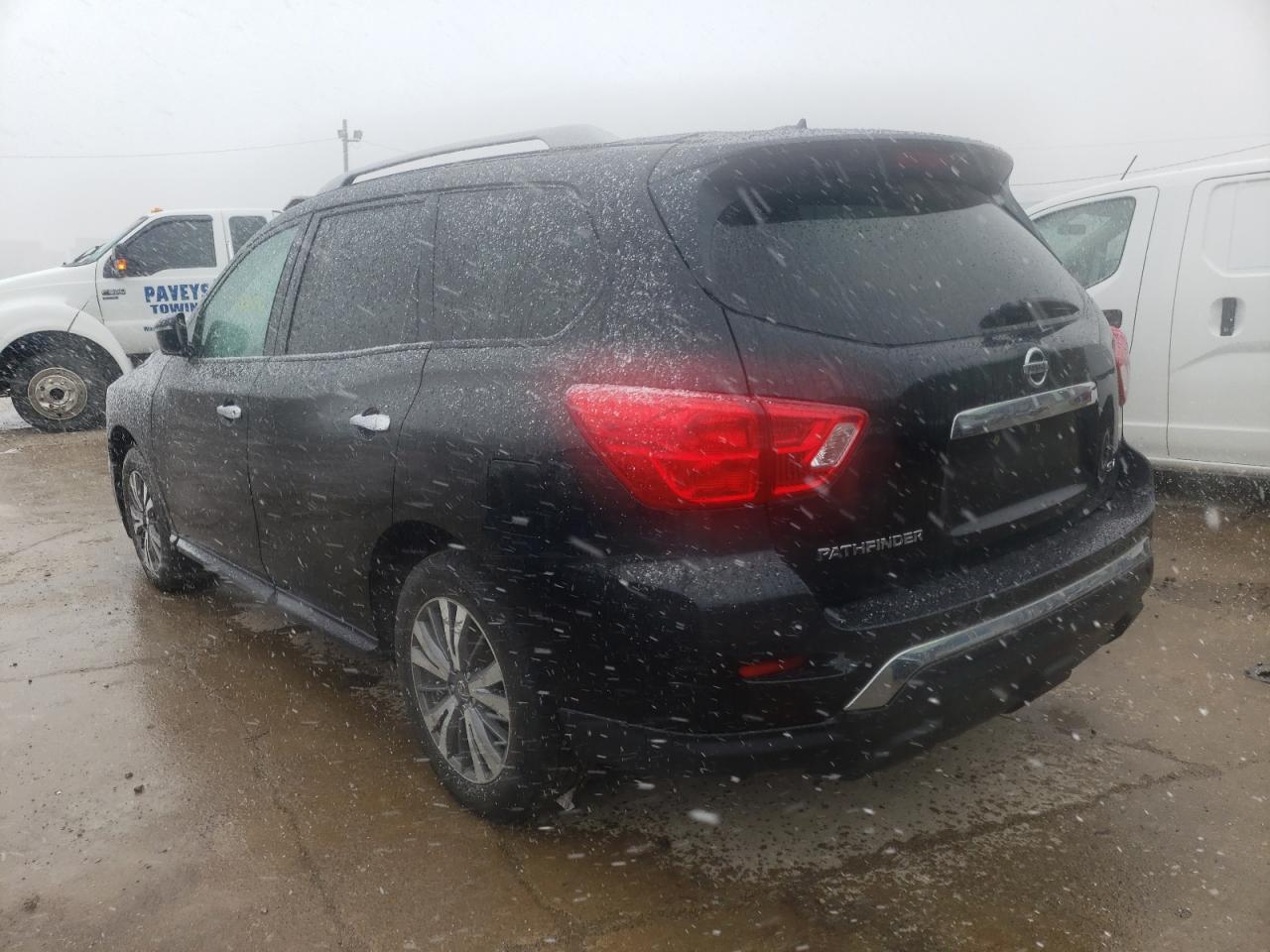 Photo 3 from auction – 2017 NISSAN PATHFINDER with VIN 5N1DR2MN2HC652312