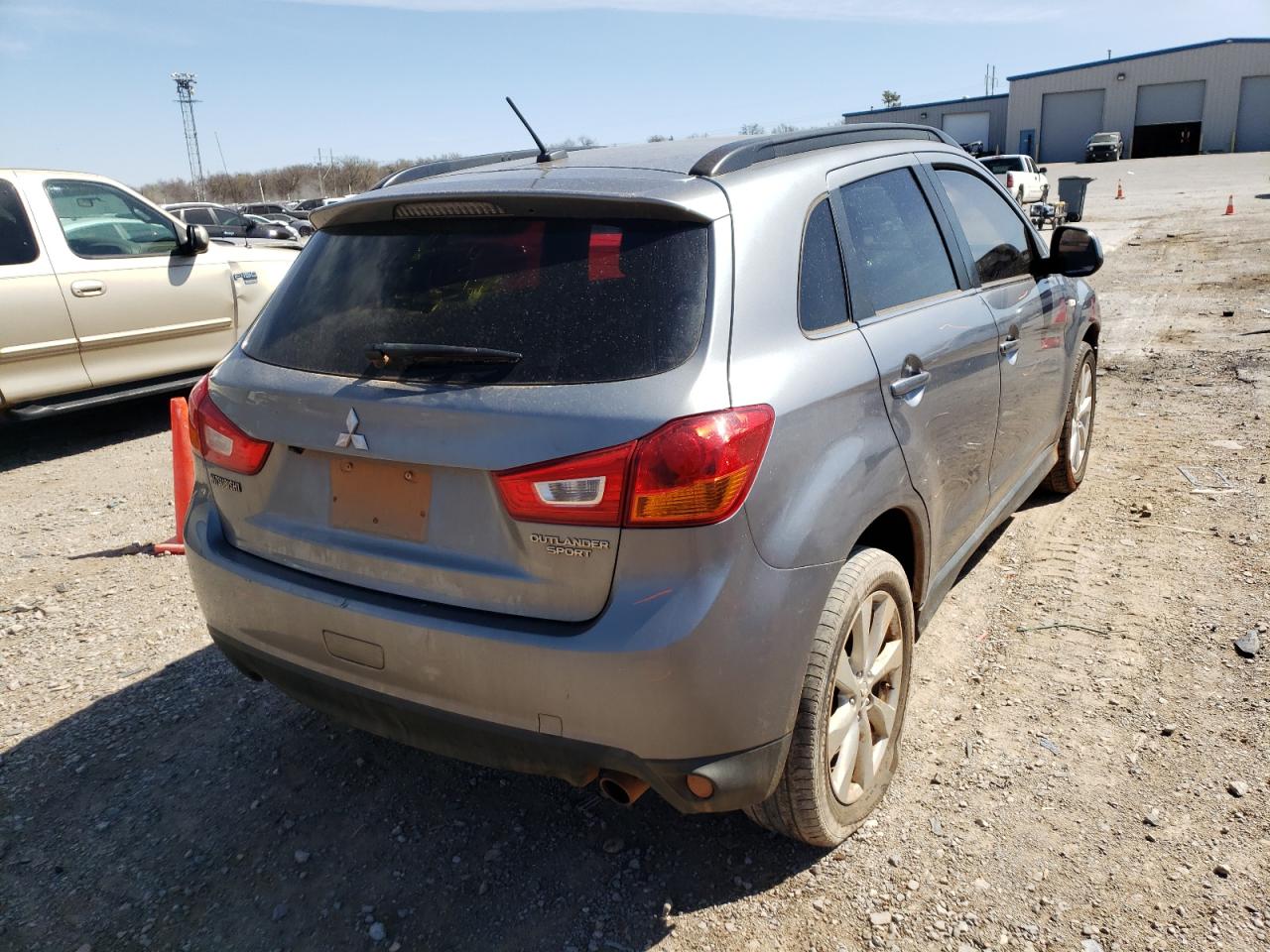 Photo 4 from auction – 2014 MITSUBISHI OUTLANDER with VIN 4A4AP4AU7EE025456