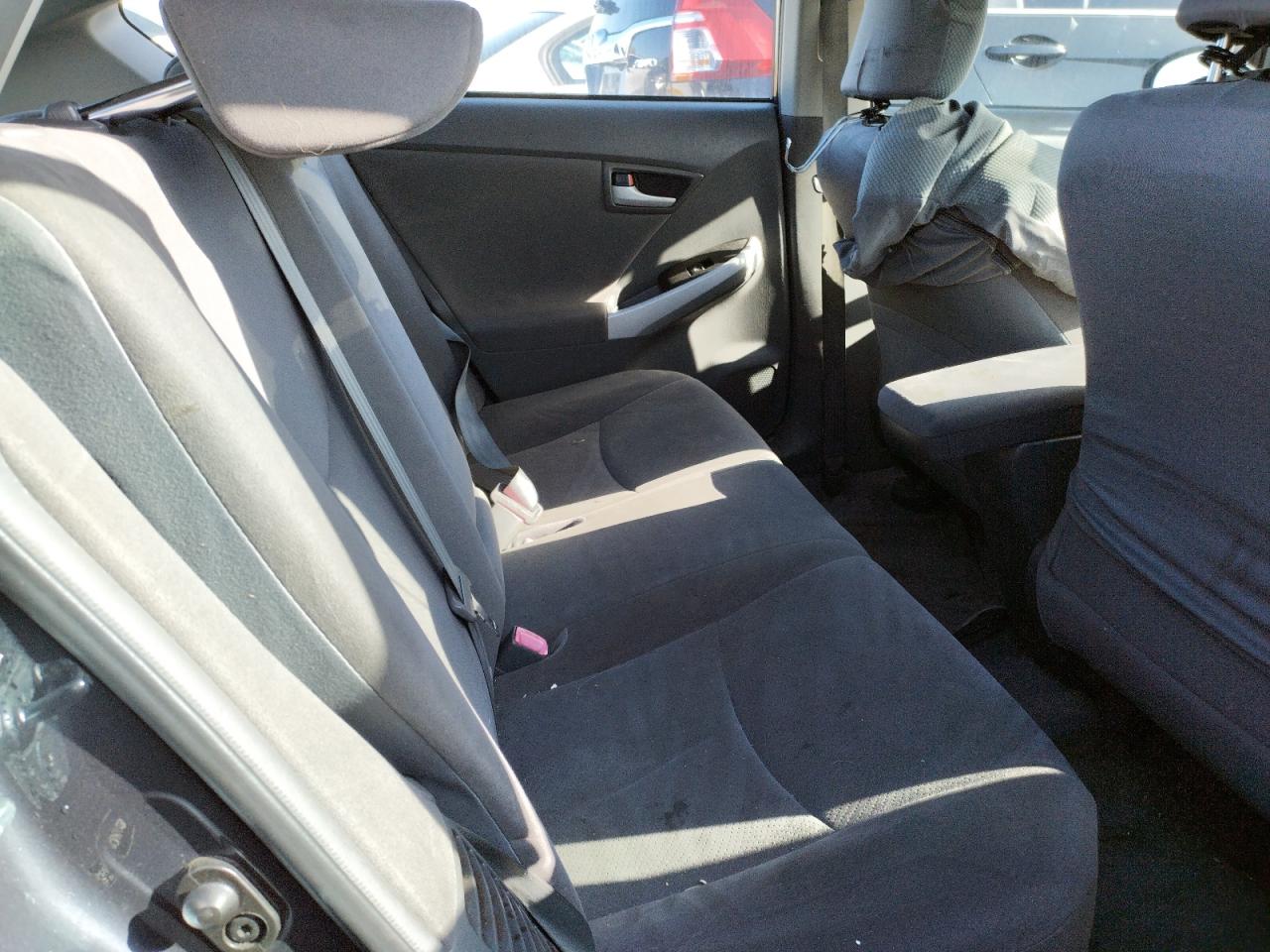 Photo 6 from auction – 2011 TOYOTA PRIUS with VIN JTDKN3DU1B0284928