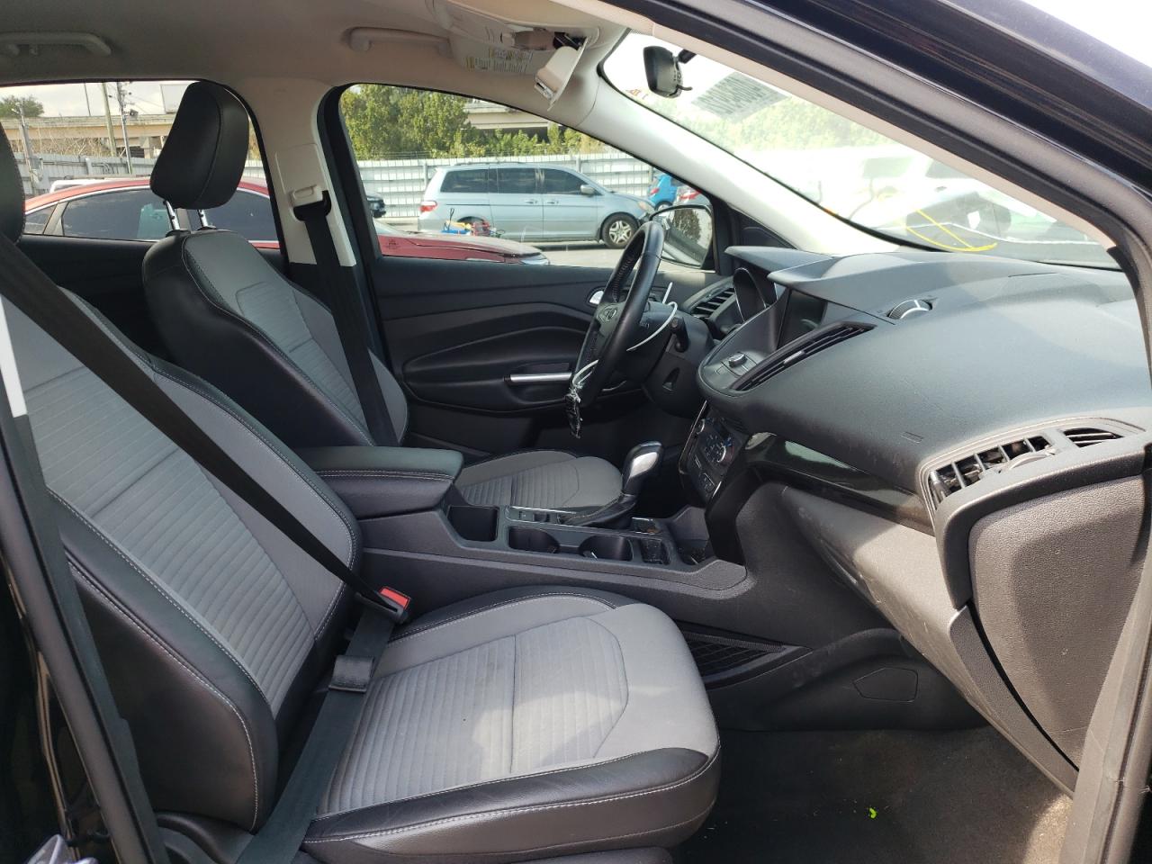 Photo 19 from auction – 2019 FORD ESCAPE SE with VIN 1FMCU0GD3KUC20301