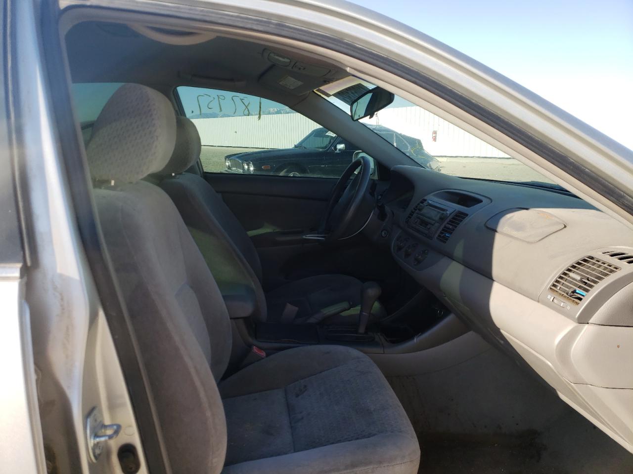 Photo 5 from auction – 2003 TOYOTA CAMRY LE with VIN 4T1BE32K73U735237