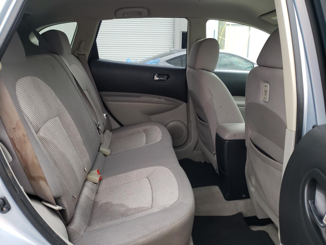 Photo 6 from auction – 2011 NISSAN ROGUE S with VIN JN8AS5MT6BW186955