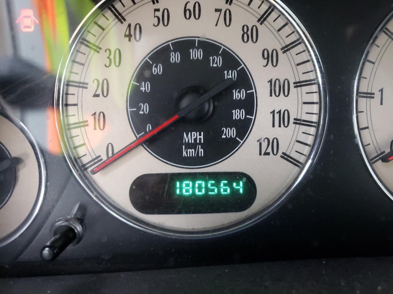 Photo 8 from auction – 2001 CHRYSLER TOWN & COU with VIN 2C8GT64L11R148774