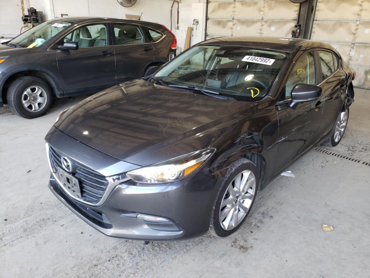 Photo 2 from auction – 2017 MAZDA 3 TOURING with VIN 3MZBN1V75HM118279