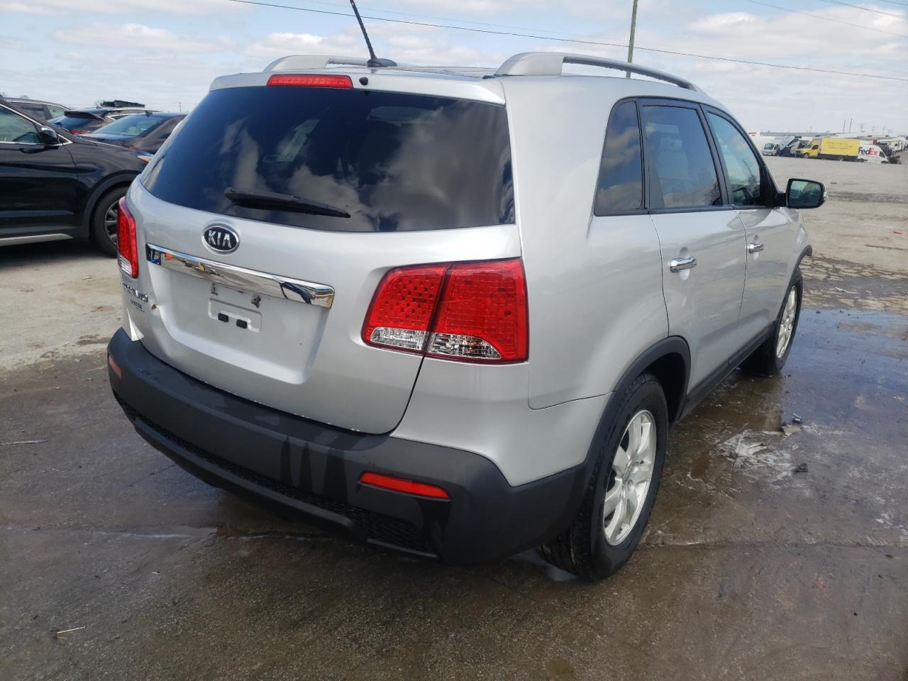 Photo 4 from auction – 2012 KIA SORENTO BA with VIN 5XYKT4A22CG287461
