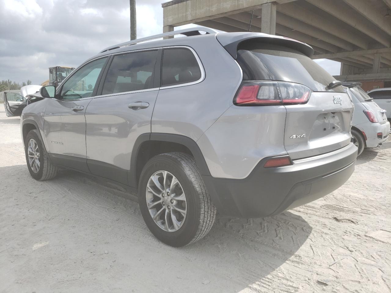 Photo 3 from auction – 2019 JEEP CHEROKEE L with VIN 1C4PJMLB6KD255697