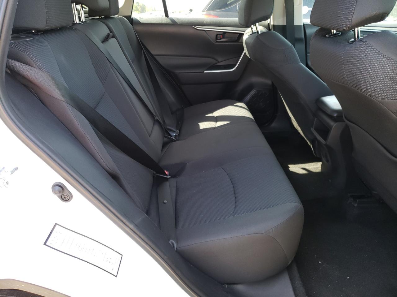 Photo 6 from auction – 2021 TOYOTA RAV4 LE with VIN 2T3H1RFV2MW142360