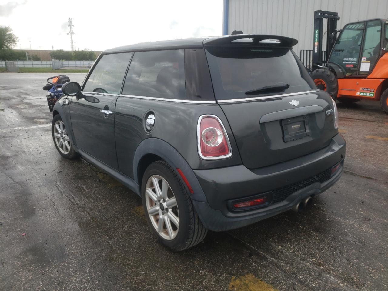 Photo 3 from auction – 2011 MINI COOPER S with VIN WMWSV3C57BTY10453
