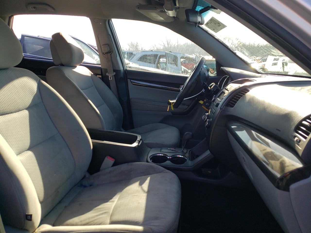 Photo 5 from auction – 2012 KIA SORENTO BA with VIN 5XYKTDA69CG233528