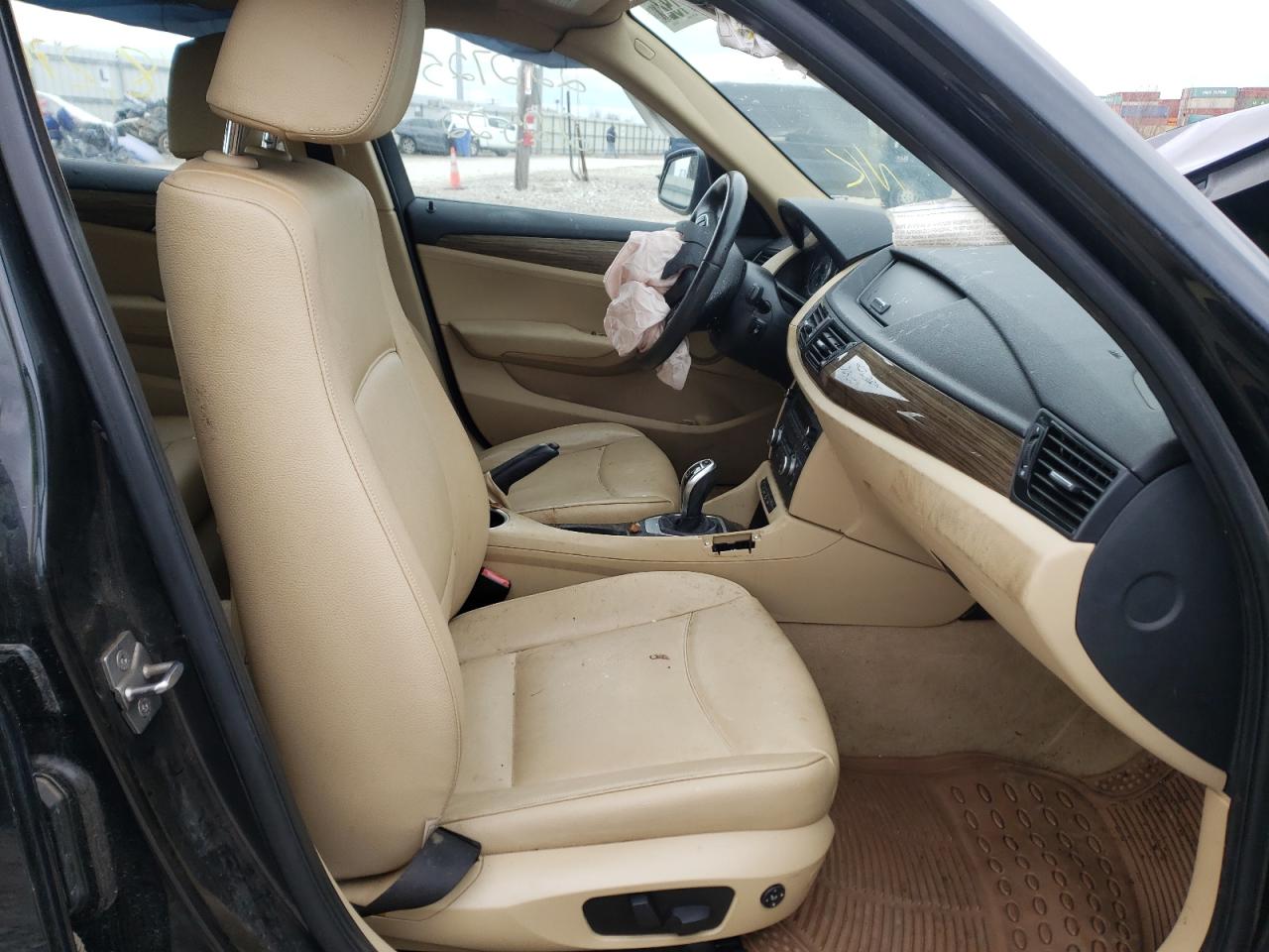 Photo 5 from auction – 2013 BMW X1 XDRIVE2 with VIN WBAVL1C59DVR81798