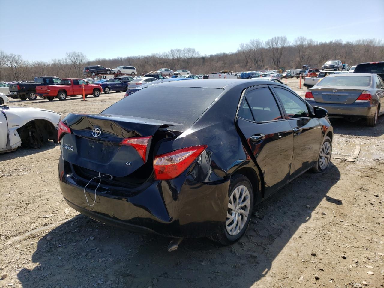 Photo 4 from auction – 2018 TOYOTA COROLLA L with VIN 2T1BURHE5JC037098