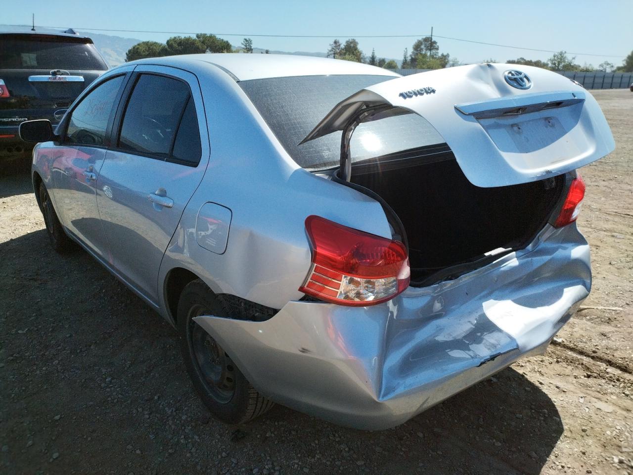 Photo 3 from auction – 2007 TOYOTA YARIS with VIN JTDBT923271003532