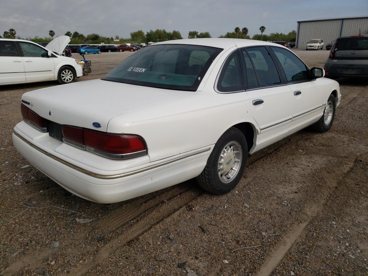 Photo 4 from auction – 1997 FORD CROWN VICT with VIN 2FALP74W5VX148241