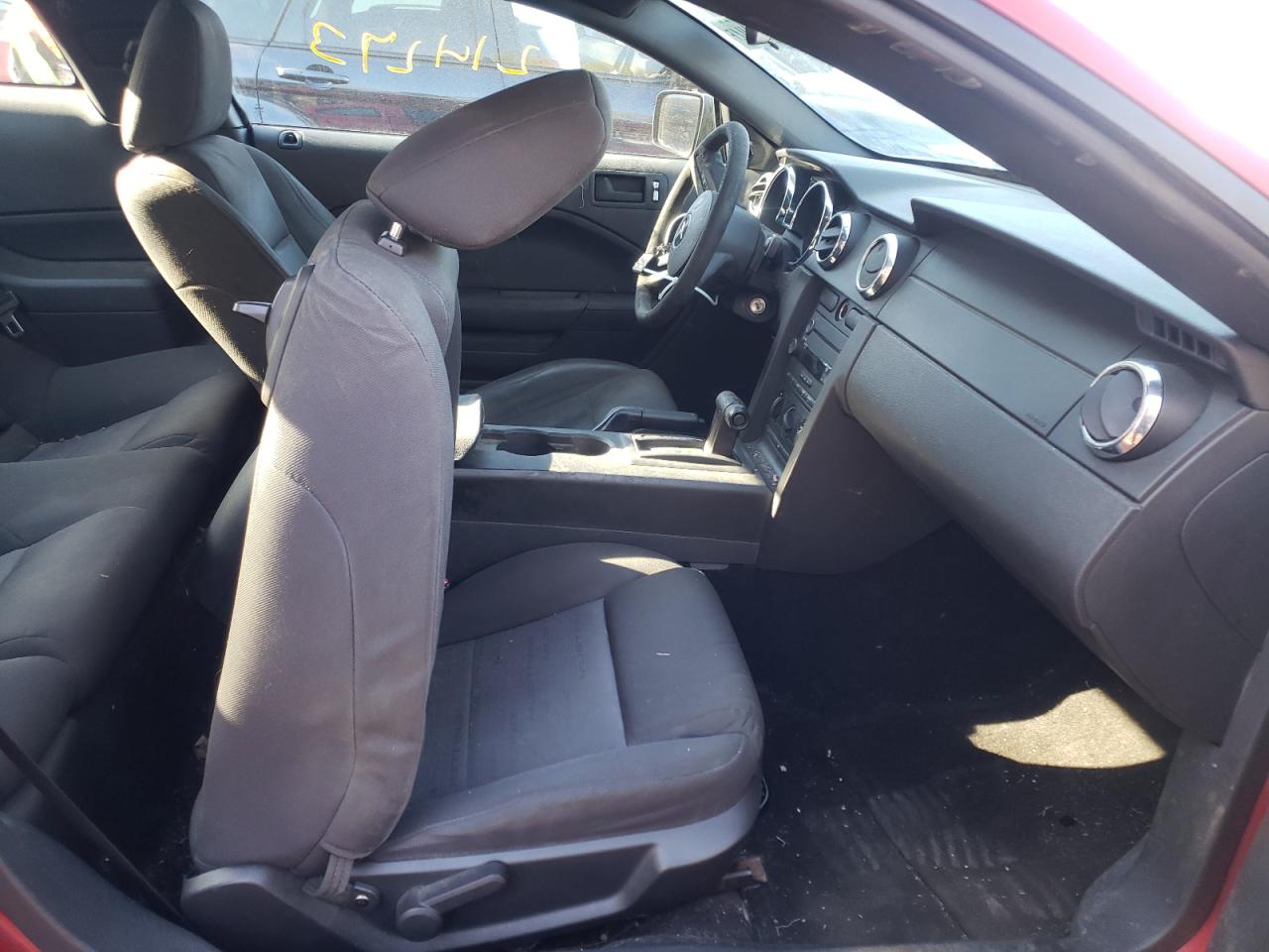 Photo 5 from auction – 2005 FORD MUSTANG with VIN 1ZVFT80N455163513
