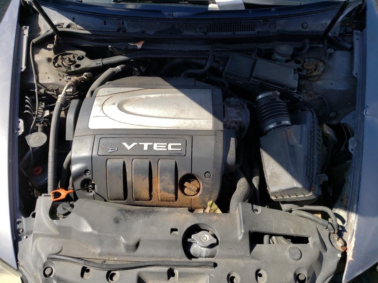 Photo 7 from auction – 2005 ACURA RL with VIN JH4KB16565C015554