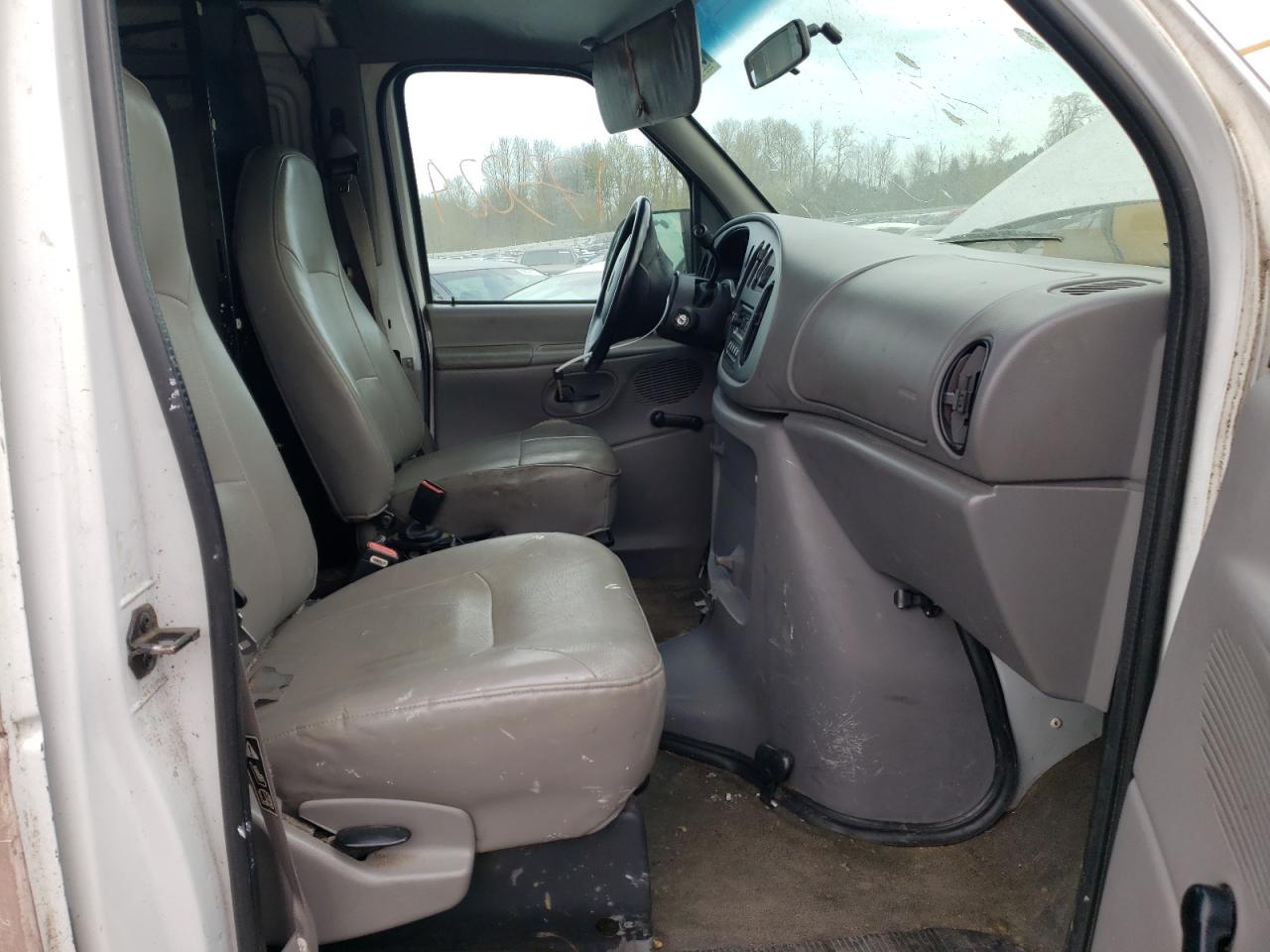 Photo 5 from auction – 2000 FORD ECONOLINE with VIN 1FTSE34L6YHB42513