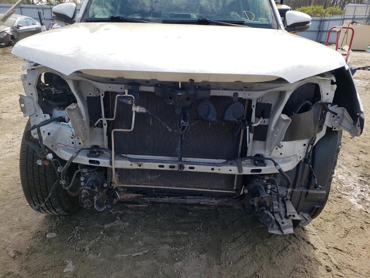 Photo 9 from auction – 2015 TOYOTA 4RUNNER SR with VIN JTEBU5JR2F5246336