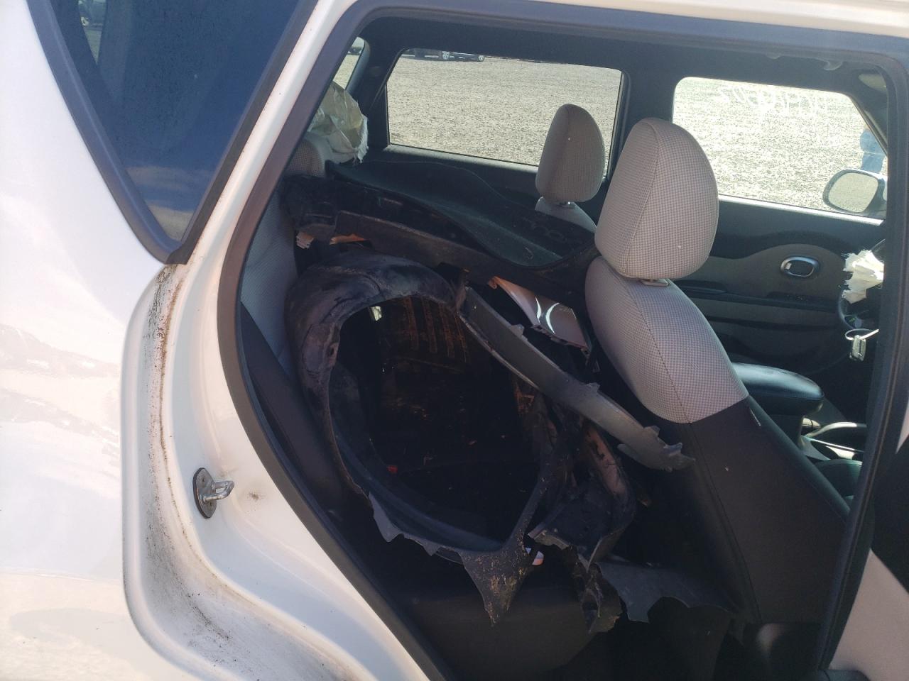 Photo 6 from auction – 2016 KIA SOUL with VIN KNDJN2A24G7407886
