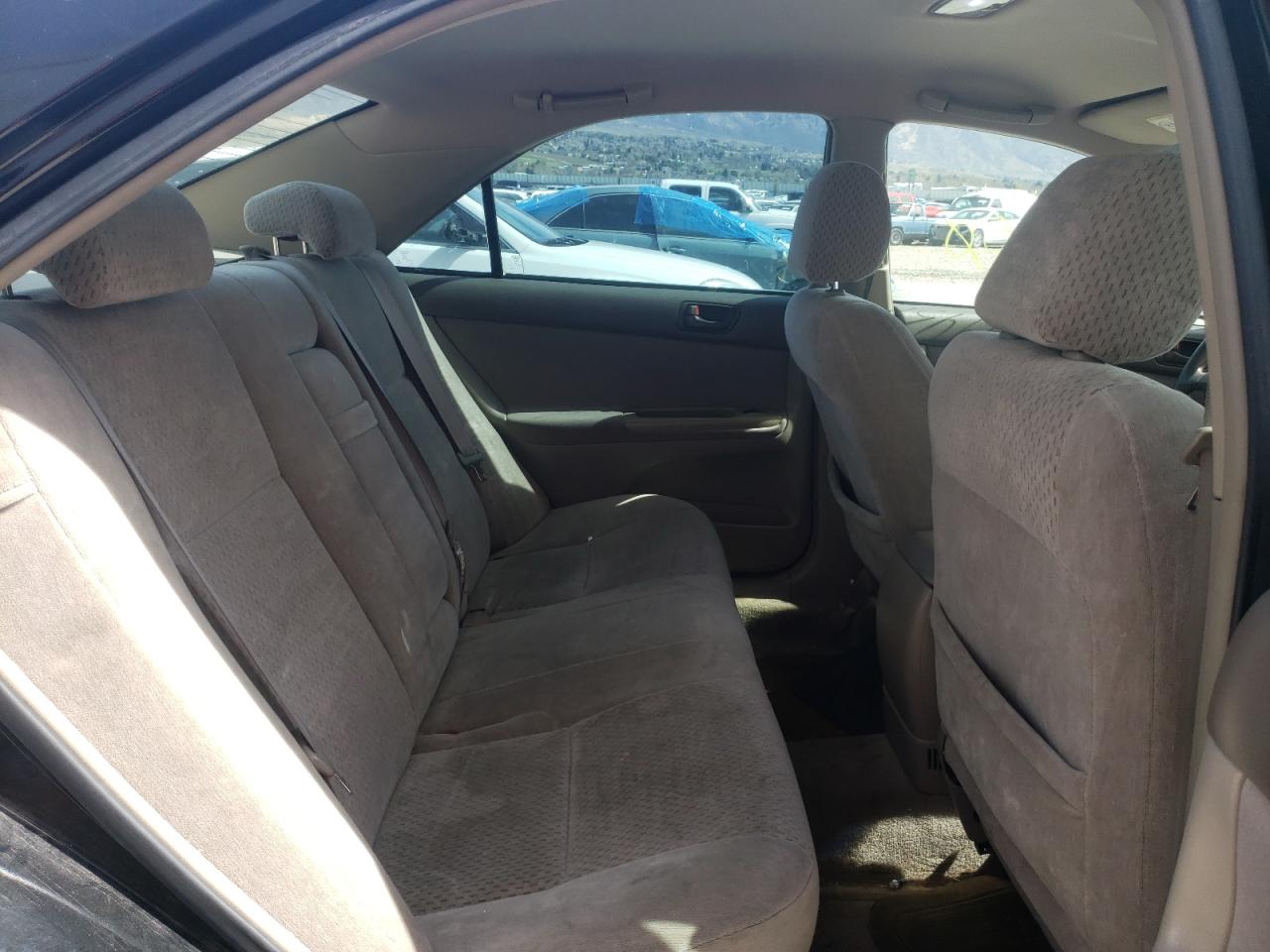 Photo 6 from auction – 2003 TOYOTA CAMRY LE with VIN 4T1BE32K13U229712
