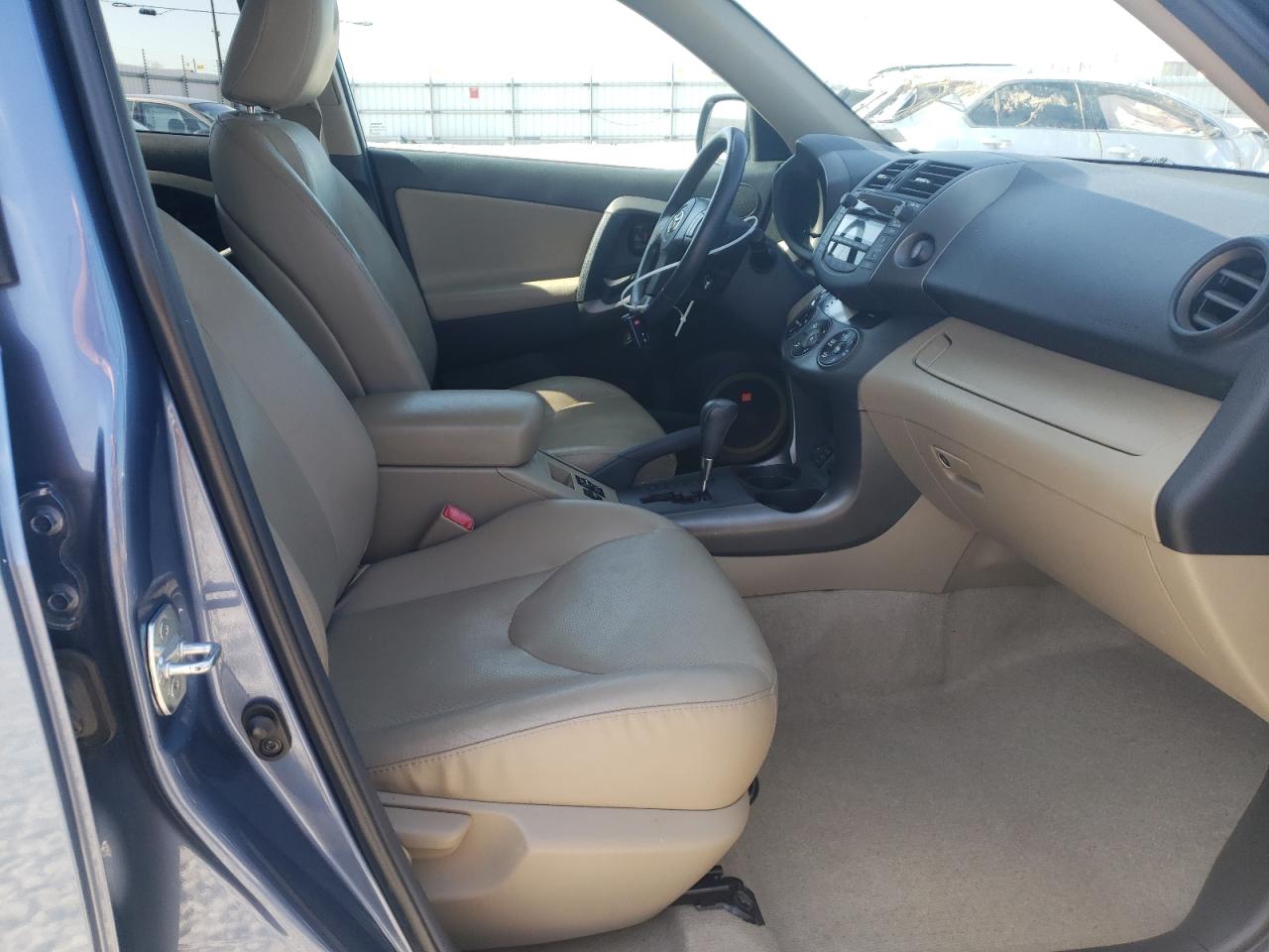 Photo 5 from auction – 2010 TOYOTA RAV4 LIMIT with VIN 2T3DF4DVXAW060913