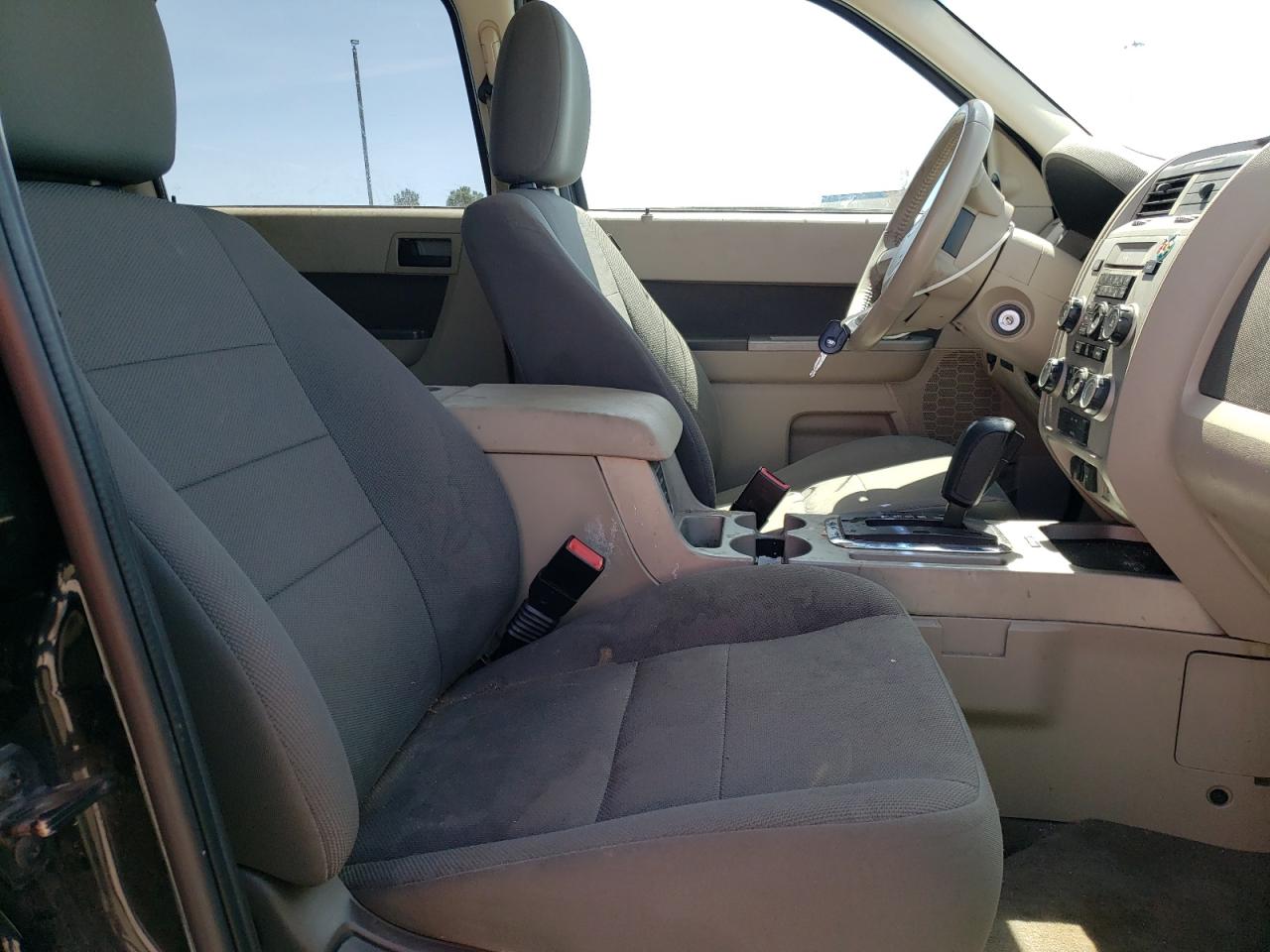 Zdjęcie 5 z aukcji – 2010 FORD ESCAPE XLT z VIN 1FMCU9DG2AKB31462