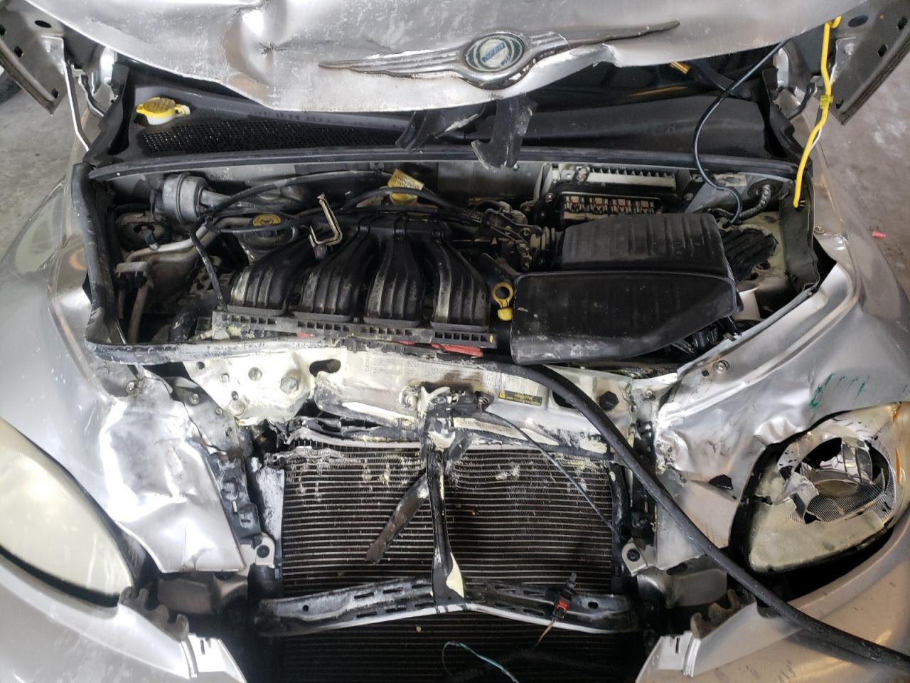 Photo 7 from auction – 2004 CHRYSLER PT CRUISER with VIN 3C8FY68B94T234799