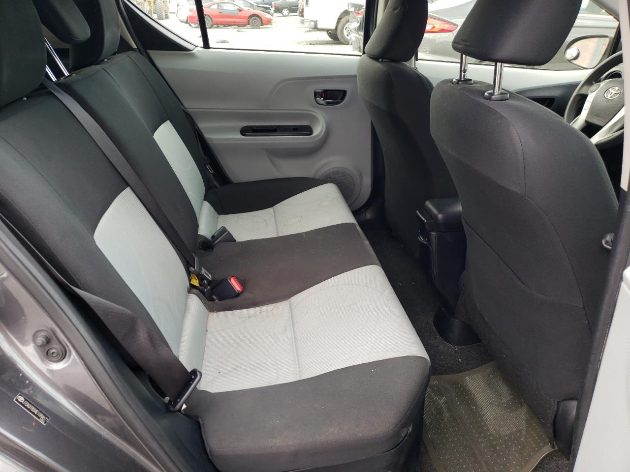Photo 6 from auction – 2014 TOYOTA PRIUS C with VIN JTDKDTB34E1084671