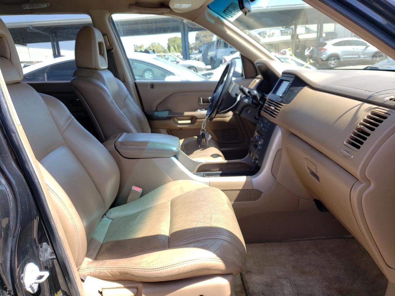 Photo 5 from auction – 2004 HONDA PILOT EXL with VIN 2HKYF18764H605075