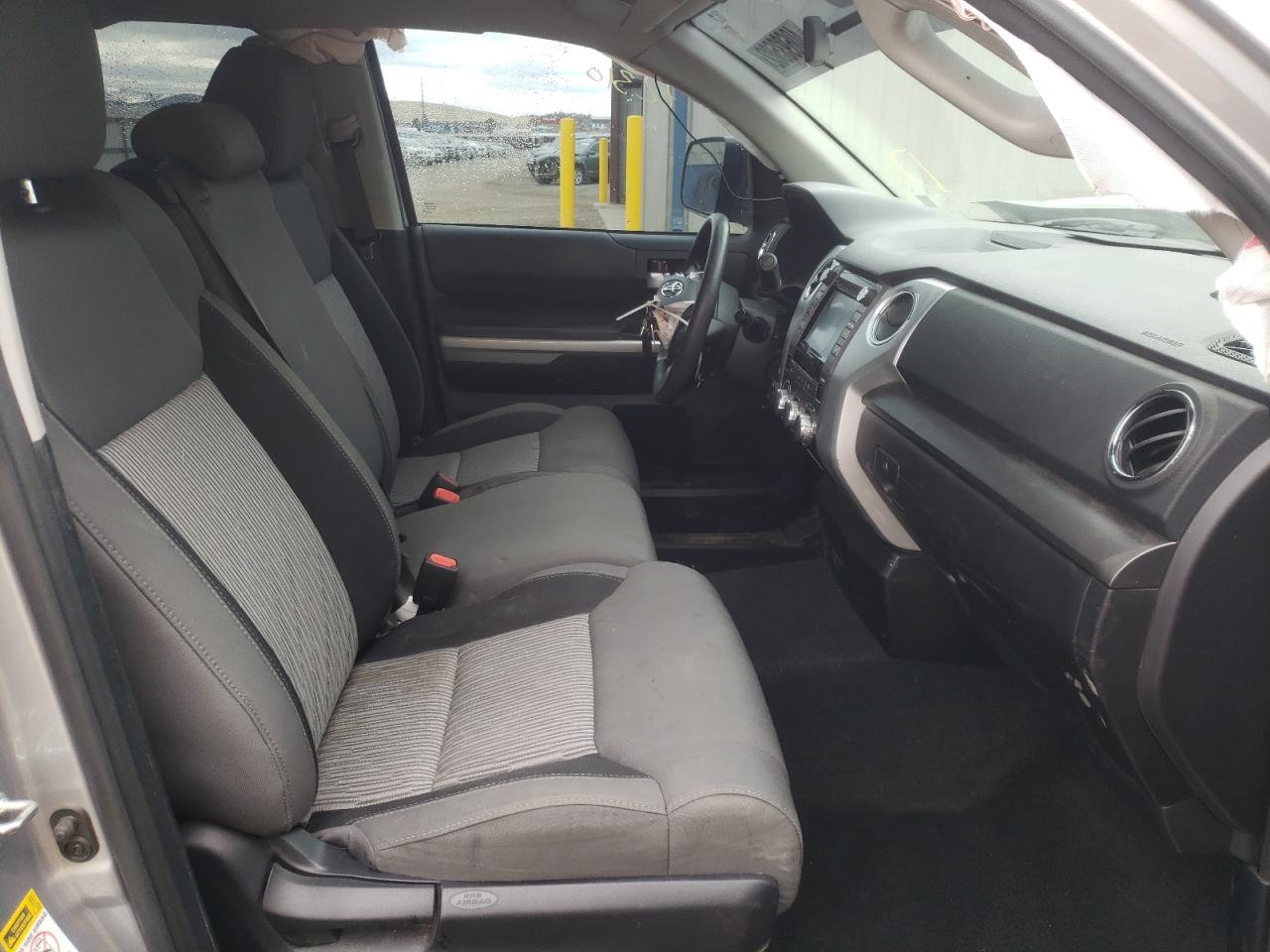 Photo 5 from auction – 2015 TOYOTA TUNDRA DOU with VIN 5TFUM5F17FX059341