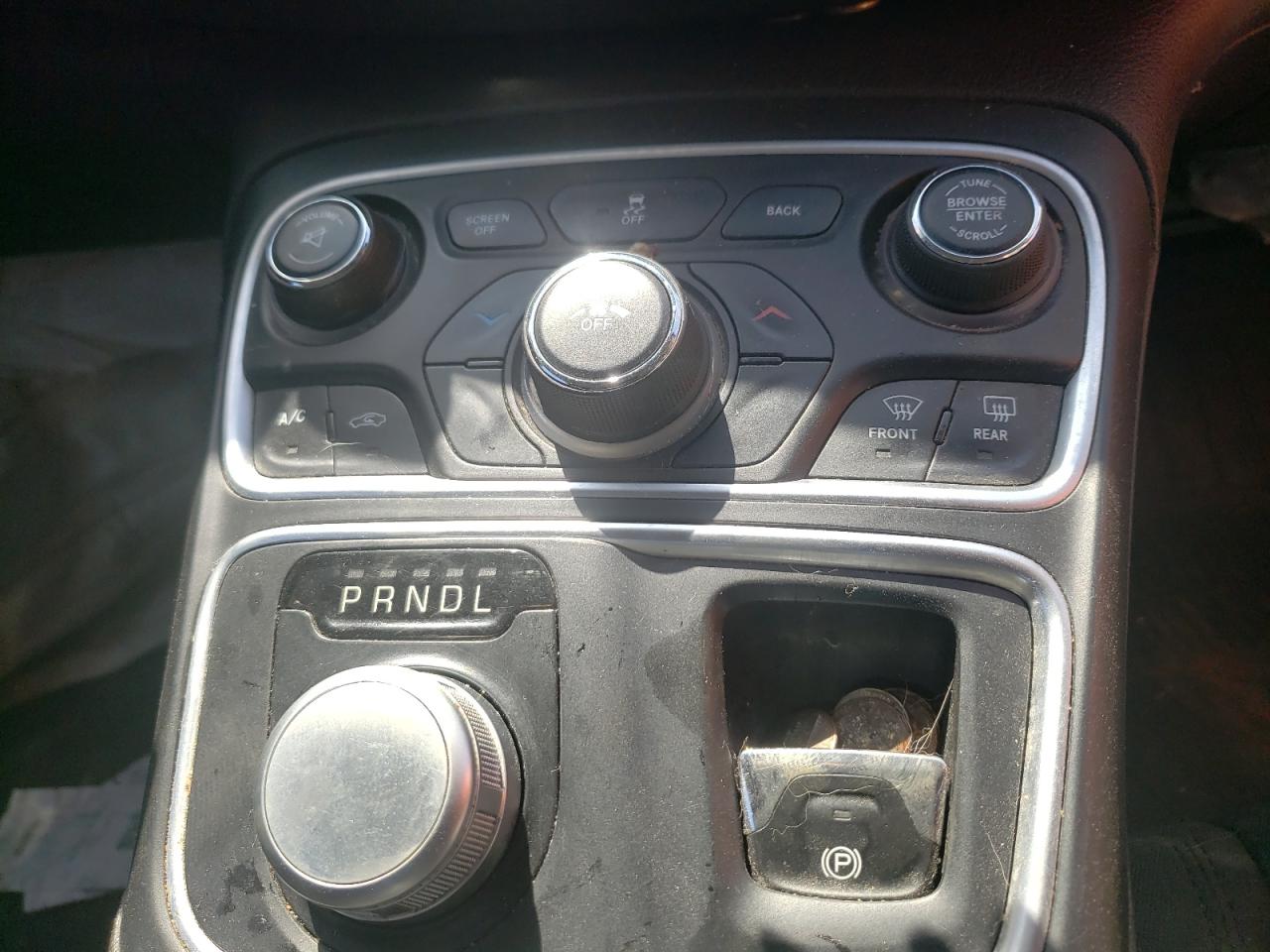 Photo 9 from auction – 2015 CHRYSLER 200 LIMITE with VIN 1C3CCCAB6FN580490