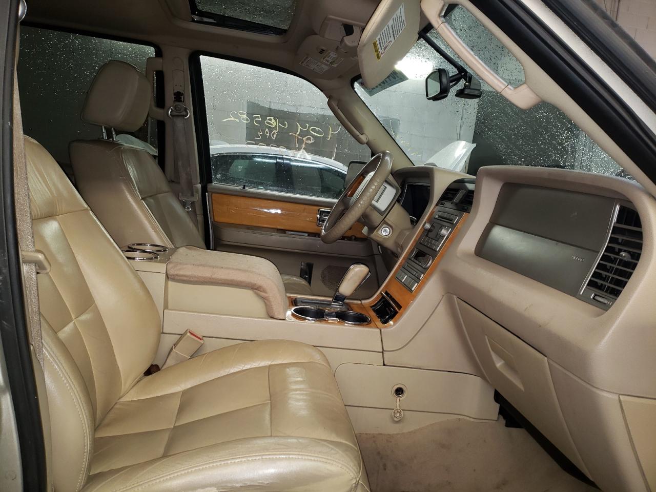 Photo 5 from auction – 2007 LINCOLN NAVIGATOR with VIN 5LMFU27517LJ02968