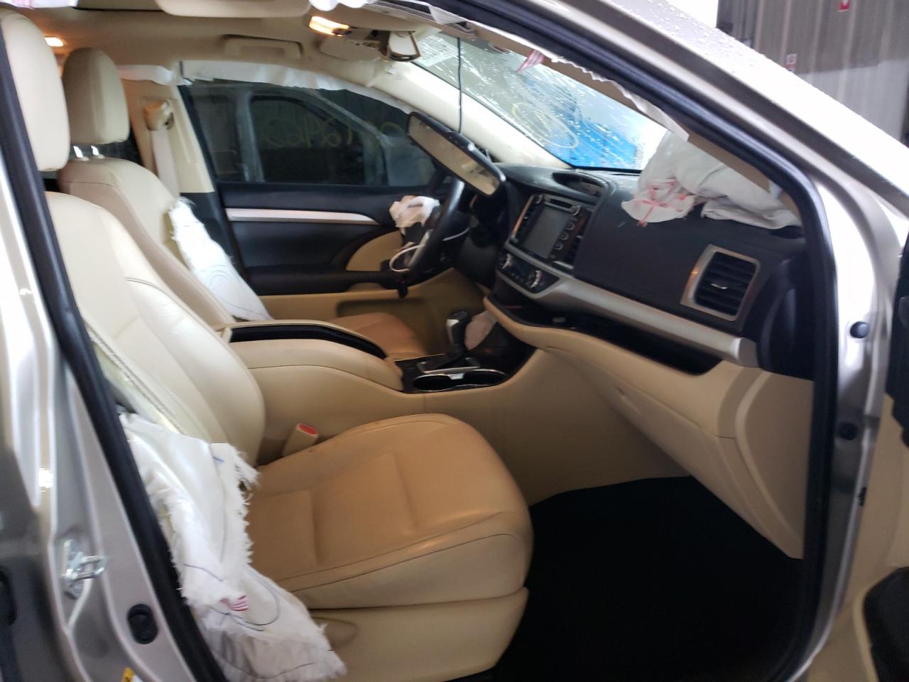 Zdjęcie 5 z aukcji – 2015 TOYOTA HIGHLANDER z VIN 5TDJKRFH5FS189590