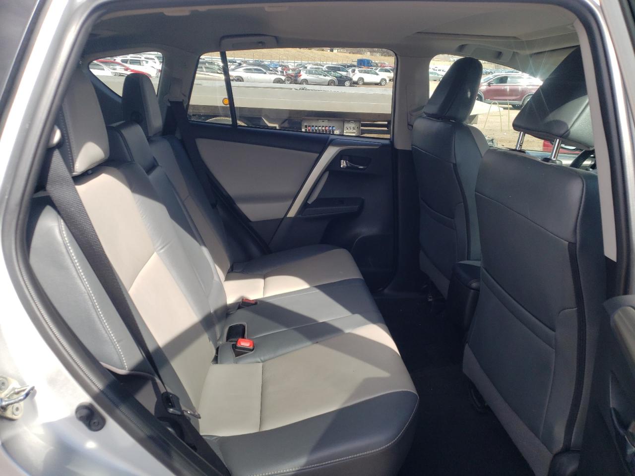 Photo 6 from auction – 2015 TOYOTA RAV4 LIMIT with VIN 2T3DFREV8FW351767