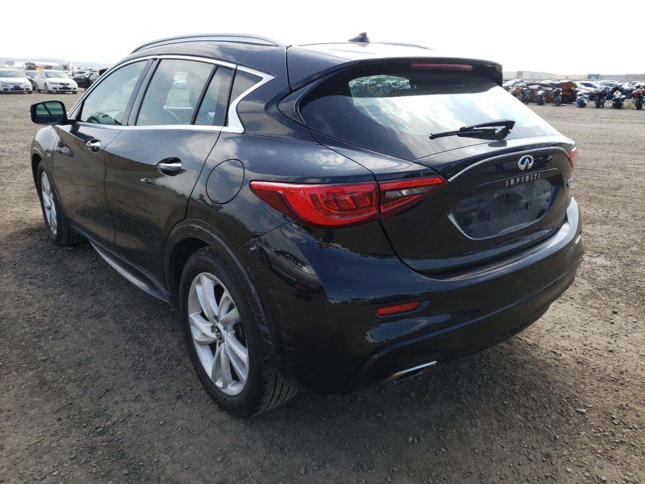 Photo 3 from auction – 2017 INFINITI QX30 BASE with VIN SJKCH5CP4HA017401