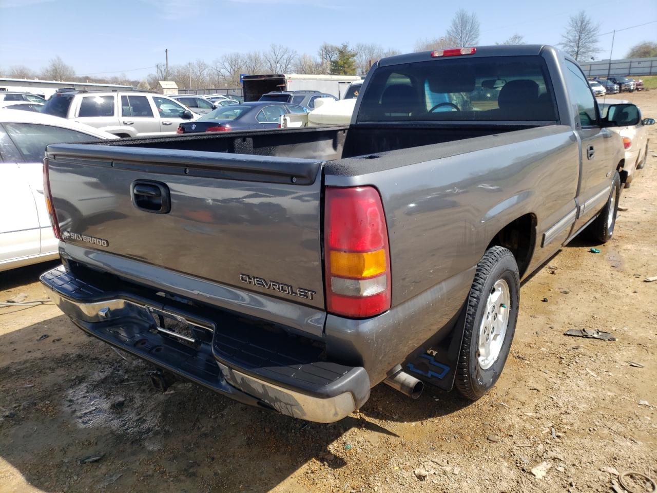 Photo 4 from auction – 2000 CHEVROLET SILVERADO with VIN 1GCEC14T7YE239065
