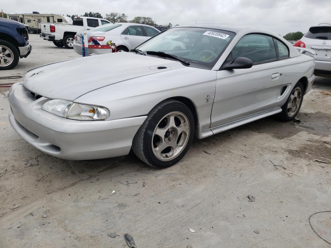 Photo 2 from auction – 1998 FORD MUSTANG with VIN 1FAFP4045WF270451