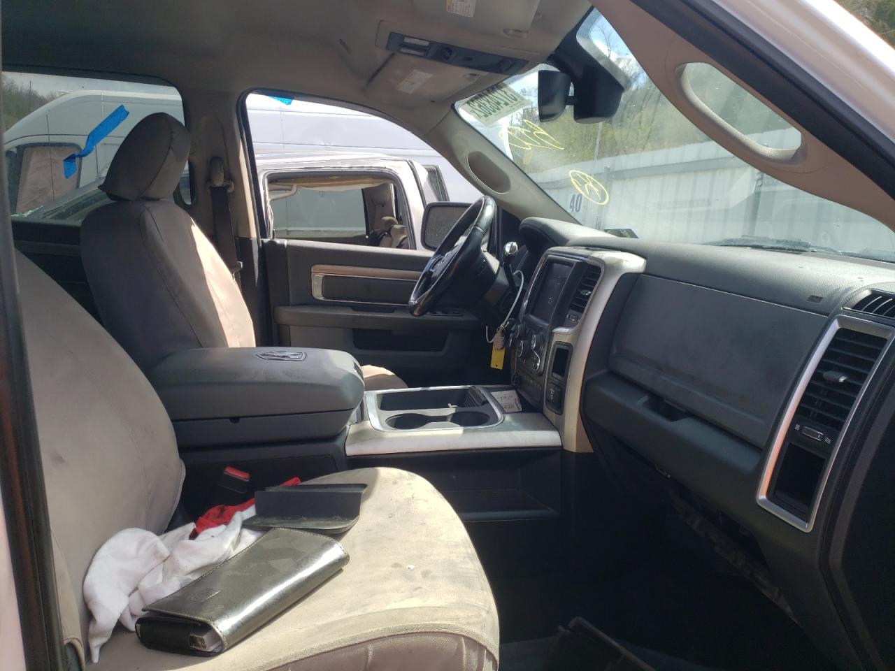 Photo 5 from auction – 2018 RAM 2500 SLT with VIN 3C6UR5DL2JG128401