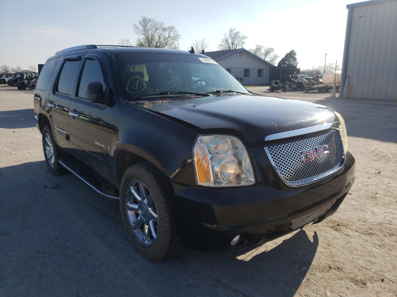 GMC YUKON DENA 2008 with VIN 1GKFK63868J111462 - Photo from auction