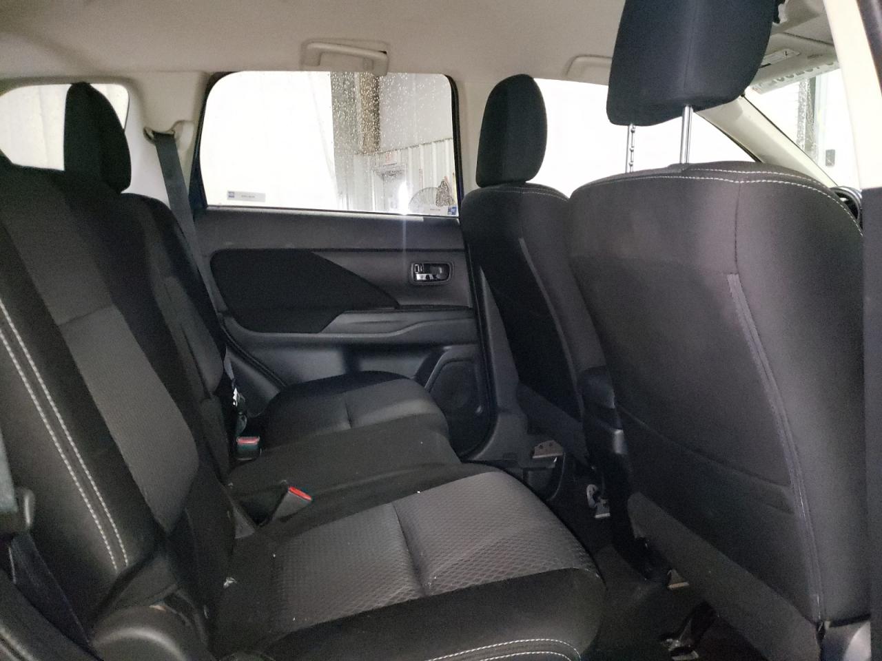 Photo 6 from auction – 2016 MITSUBISHI OUTLANDER with VIN JA4AZ3A33GZ041226