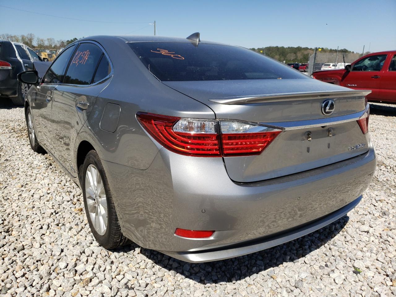 Фото 3 с аукциона – 2015 LEXUS ES 300H с VIN JTHBW1GG0F2084008