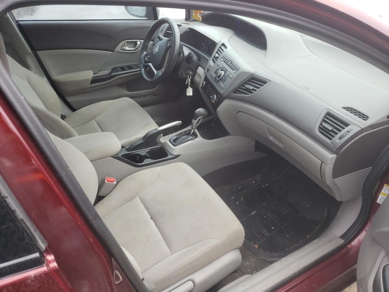 Zdjęcie 5 z aukcji – 2012 HONDA CIVIC LX z VIN 2HGFB2F40CH027808