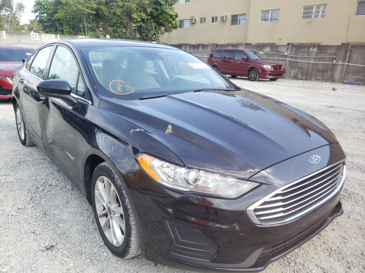 FORD FUSION SE 2019 with VIN 3FA6P0LU8KR205045 - Photo from auction