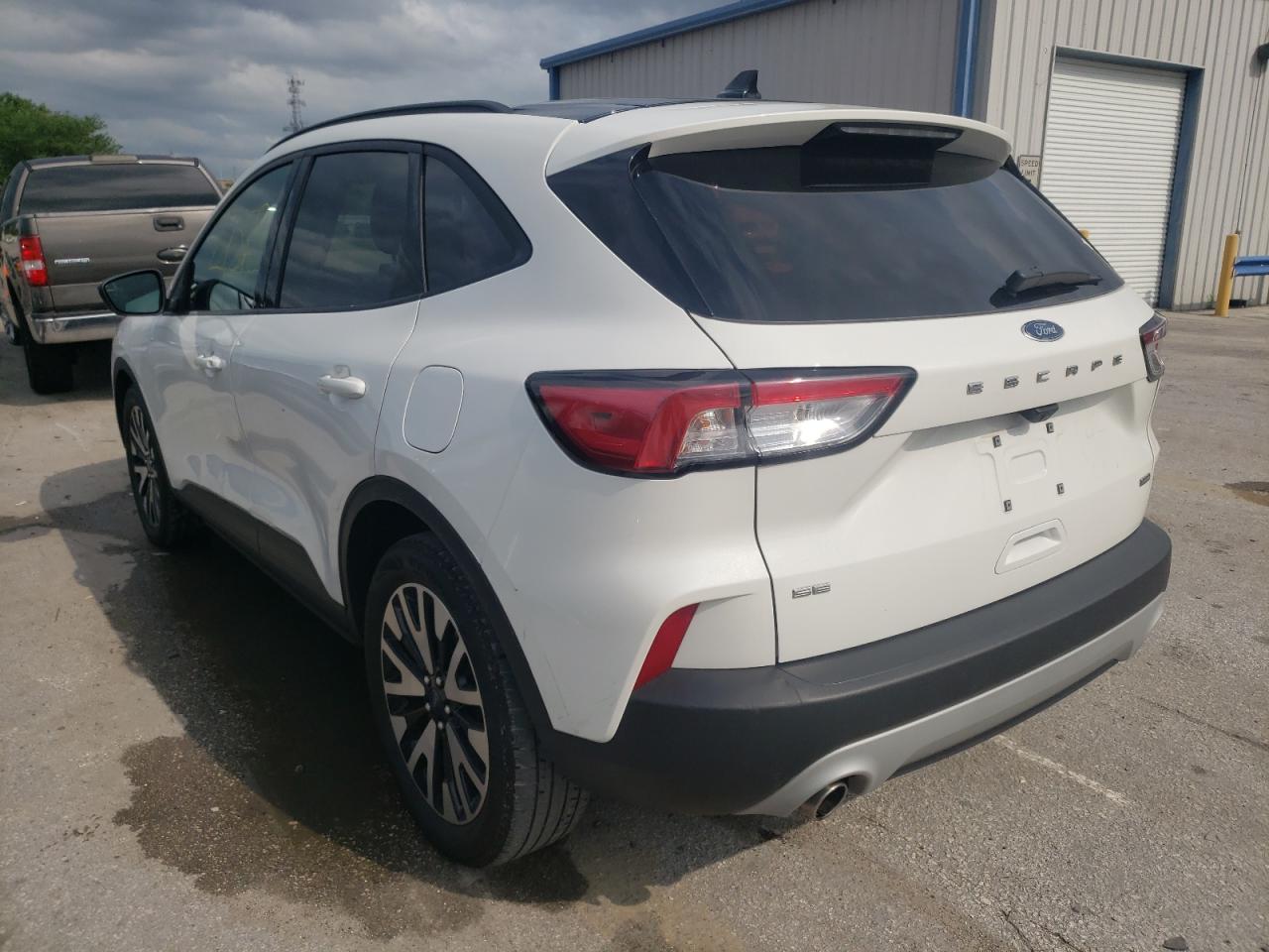 Photo 3 from auction – 2020 FORD ESCAPE SE with VIN 1FMCU0BZ7LUA69130