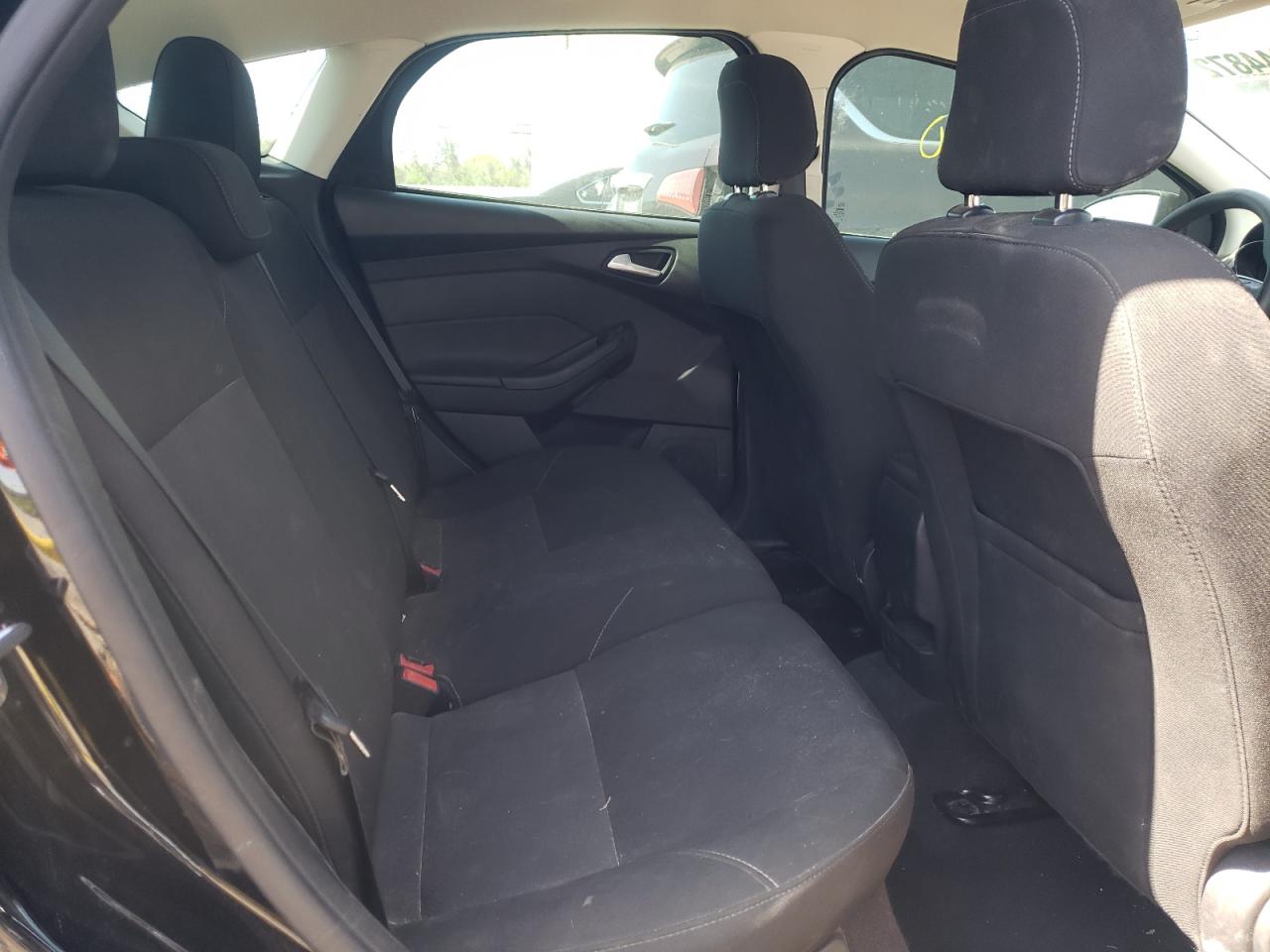 Photo 6 from auction – 2018 FORD FOCUS SE with VIN 1FADP3K24JL286941