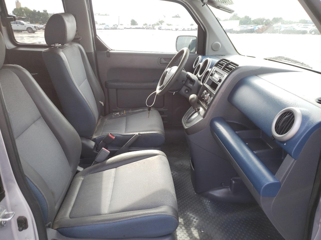 Photo 5 from auction – 2005 HONDA ELEMENT LX with VIN 5J6YH18375L014039