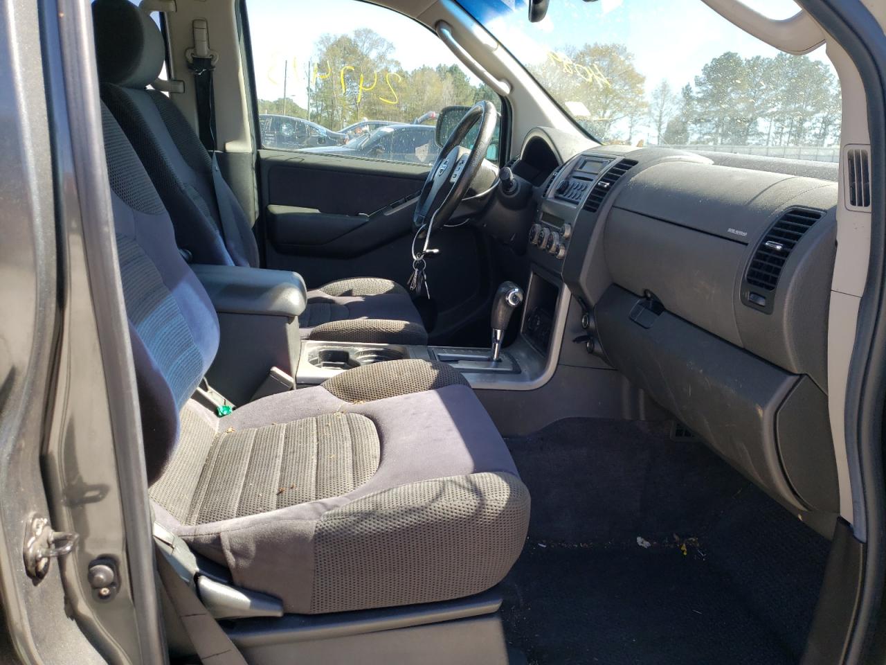 Photo 5 from auction – 2005 NISSAN PATHFINDER with VIN 5N1AR18W25C780514