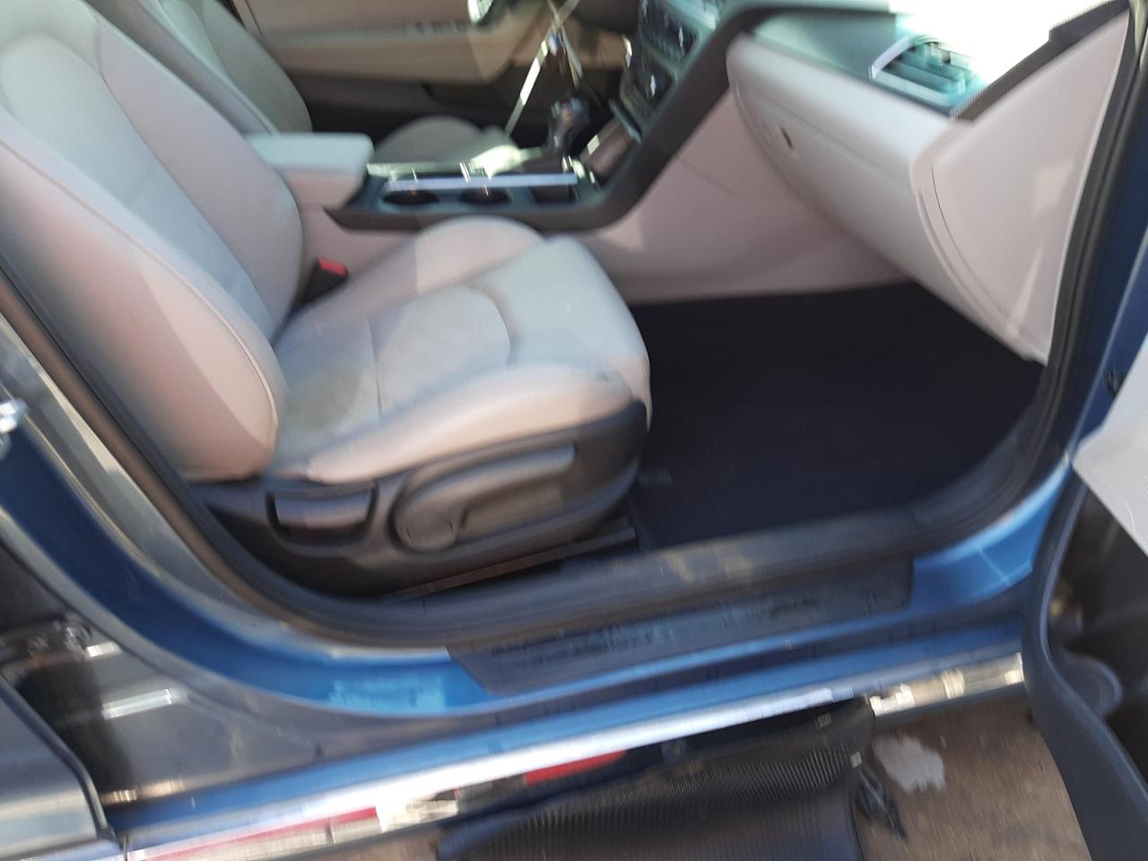 Photo 5 from auction – 2016 HYUNDAI SONATA SPO with VIN 5NPE34AF7GH421069